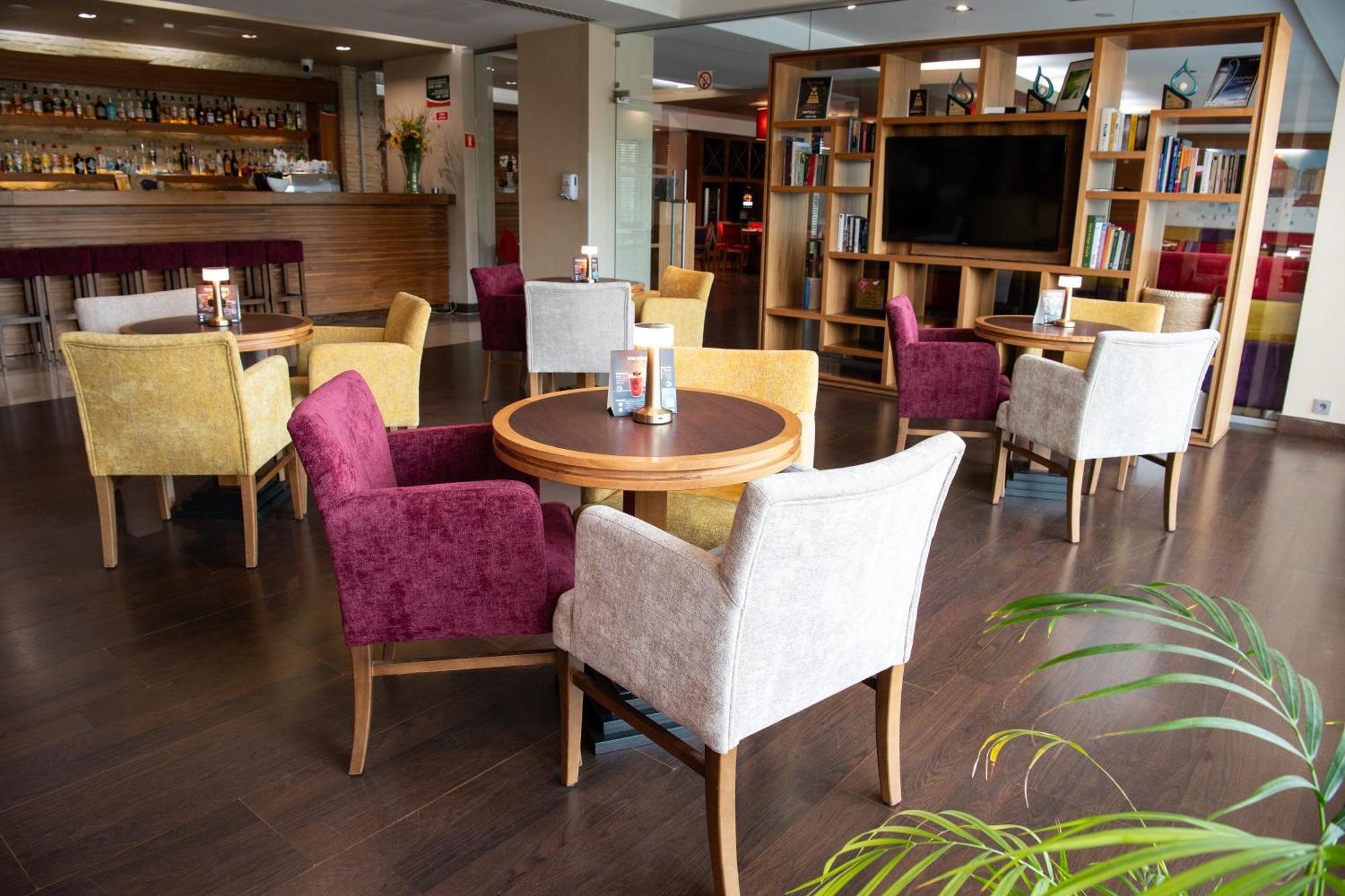 Desilva Warszawa Piaseczno Hotel Пясечно Екстериор снимка