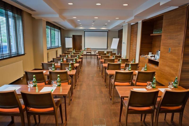 Desilva Warszawa Piaseczno Hotel Пясечно Екстериор снимка